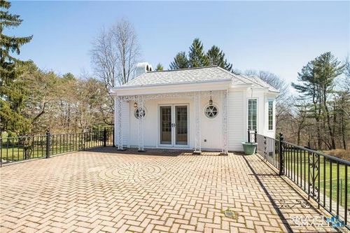 85 Cherry Hill Rd, Branford, CT, 06405-2506 | Card Image