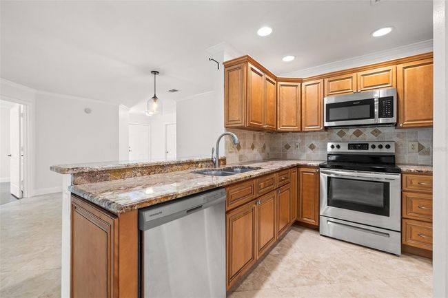 664 - 664 Arbor Lake Ln, Condo with 3 bedrooms, 2 bathrooms and null parking in TAMPA FL | Image 10