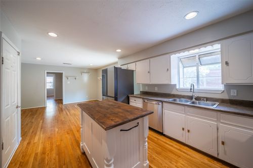 11030 Paddock Cir, Dallas, TX, 75238-3205 | Card Image