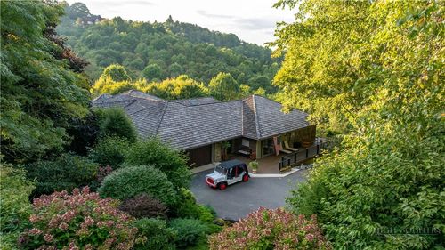 131 Meadowlark Ln, Banner Elk, NC, 28604-7585 | Card Image