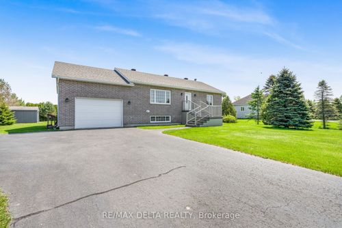 1987 Paul Dr, Bourget, ON, K0A1E0 | Card Image