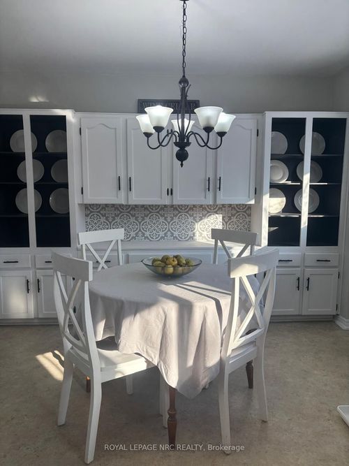 55 Connaught Avenue, Welland, ON, L3C1G4 | Card Image