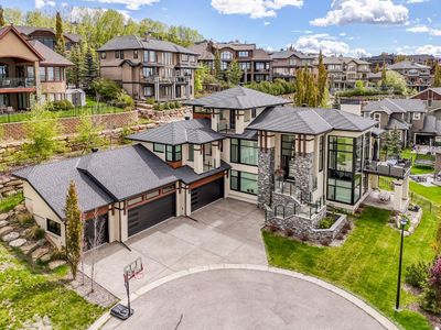 44 Spring Valley Lane Sw, House other with 5 bedrooms, 5 bathrooms and 10 parking in Calgary AB | Image 1