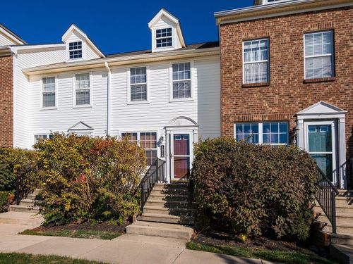 1024 Hartford Village Blvd, Columbus, OH, 43228-7100 | Card Image