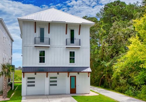 42 Enclave Pl, Pawleys Island, SC, 29585-5930 | Card Image