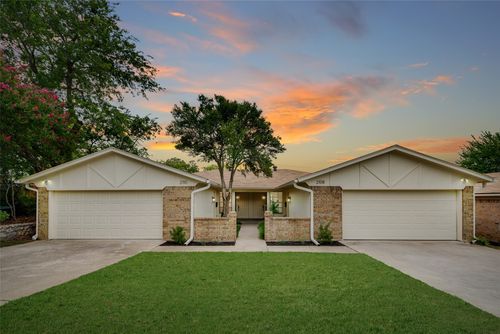 2110 Mistletoe Ave, Fort Worth, TX, 76110-1143 | Card Image