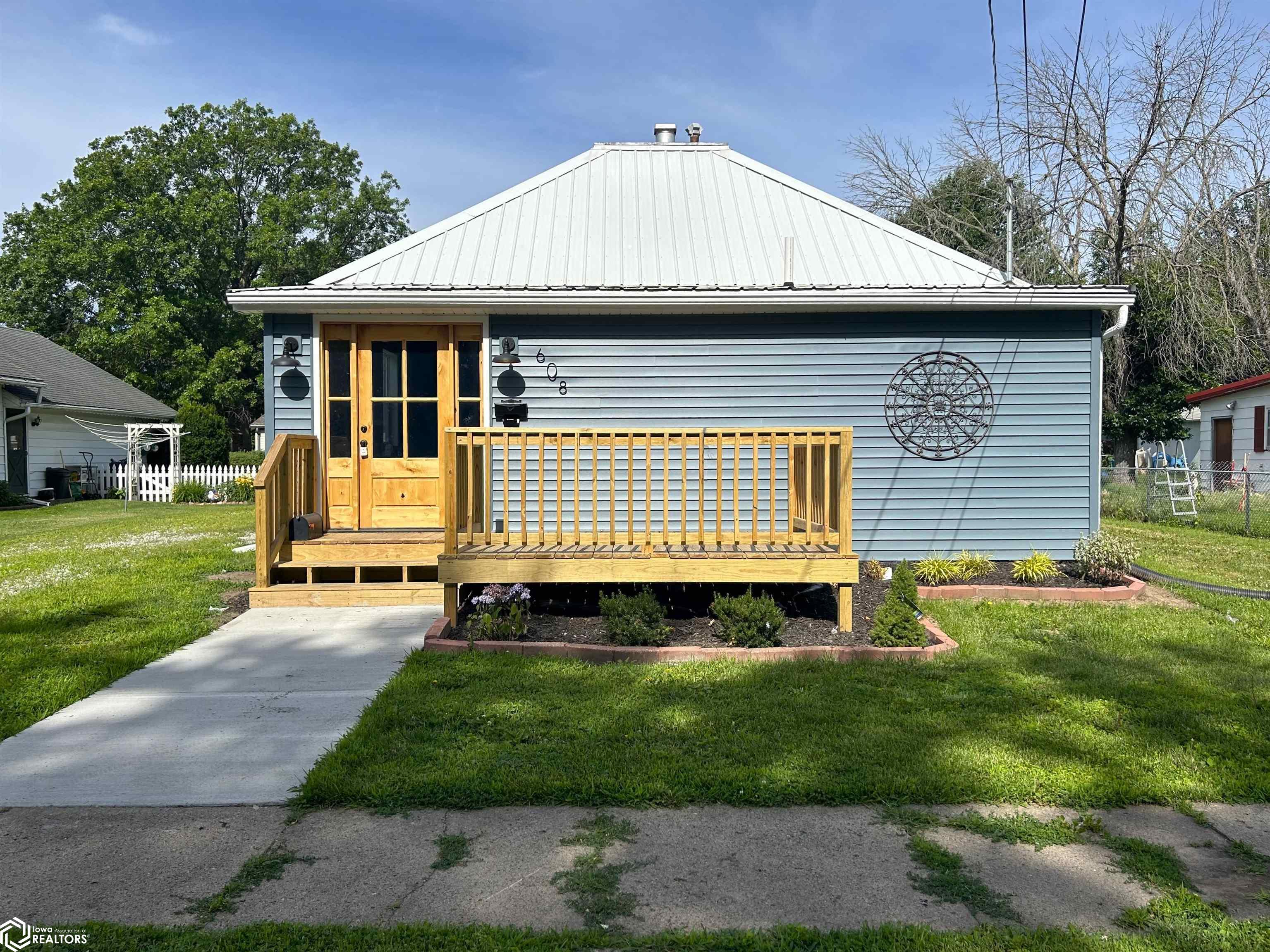 10th St, Clarinda, IA 51632