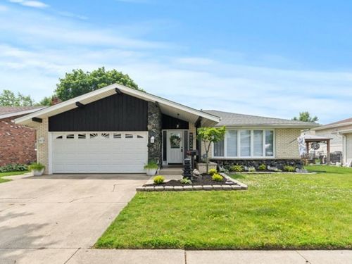 9526 S Kilbourn Ave, Oak Lawn, IL, 60453-3208 | Card Image