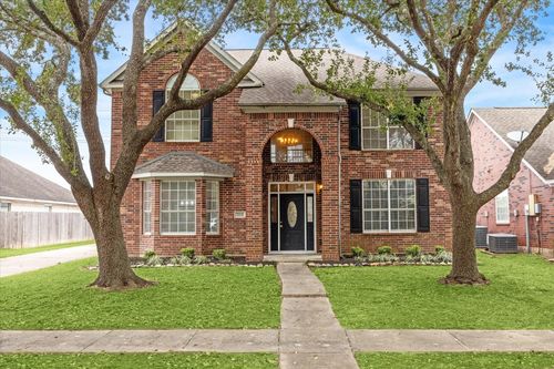 2212 Golden Sails Dr, League City, TX, 77573-6606 | Card Image