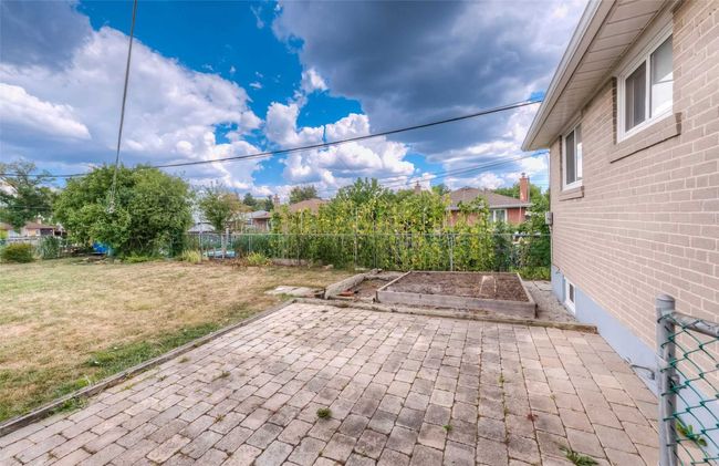 20 Lamella Rd, House other with 3 bedrooms, 2 bathrooms and 5 parking in Etobicoke ON | Image 31