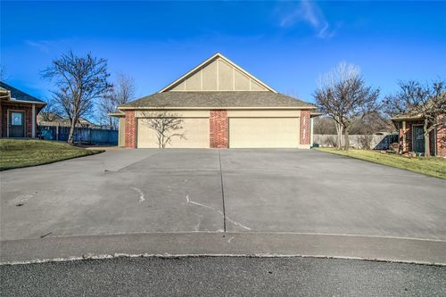 13818 Oxford Dr, Edmond, OK, 73013-9782 | Card Image