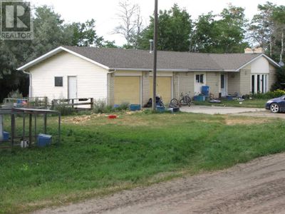 7501 C And E Trail, Home with 4 bedrooms, 3 bathrooms and null parking in Innisfail AB | Image 3