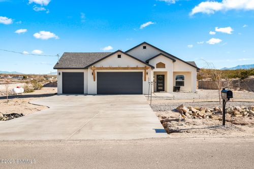 5324 Pistolero Pl, Las Cruces, NM, 88012-8086 | Card Image