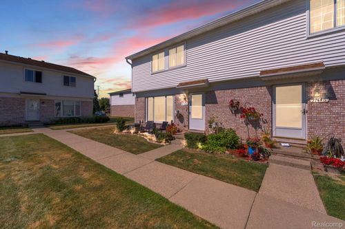 37742 Colonial Dr, Westland, MI, 48185-7597 | Card Image