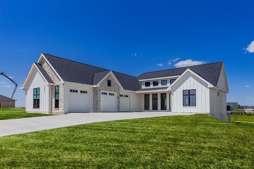 8265 Edgewood Ct, West Des Moines, IA, 50266 | Card Image