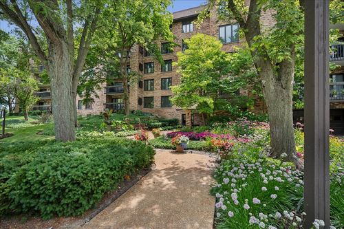 208-3741 Mission Hills Rd, Northbrook, IL, 60062-5747 | Card Image