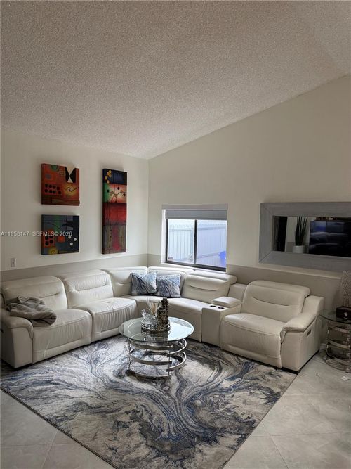 11021 Sw 13th St, Pembroke Pines, FL, 33025-3546 | Card Image