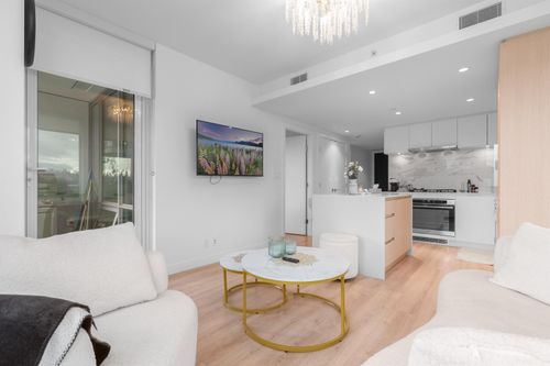 1902-1500 Fern St, North Vancouver, BC, V7J0E6 | Card Image