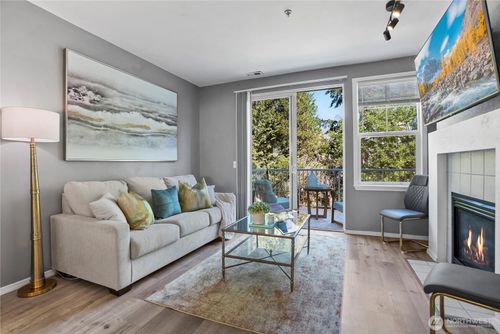 3-2-5916 S 232nd Ct, Kent, WA, 98032-3407 | Card Image