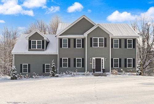 36 Gilchrest St, Lunenburg, MA, 01462-1119 | Card Image