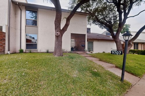 9707 Smokefeather Ln, Dallas, TX, 75243-2031 | Card Image