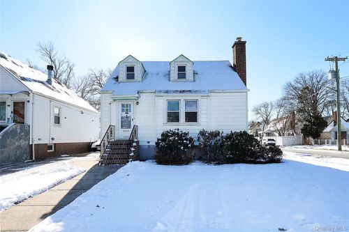 246-04 86th Ave, Bellerose, NY, 11426-1622 | Card Image
