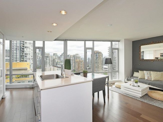 1701 - 1255 Seymour Street, Condo with 2 bedrooms, 2 bathrooms and 1 parking in Vancouver BC | Image 5
