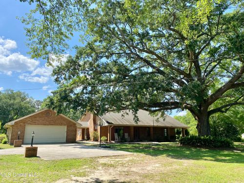 104 Baucum Rd, Carriere, MS, 39426-8829 | Card Image
