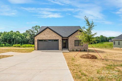 681 S Grove St, Lincolnton, NC, 28092-2437 | Card Image