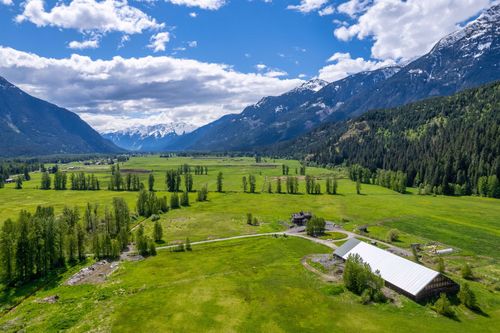 9115 Pemberton Meadows Road, Pemberton, BC, V0N2L2 | Card Image