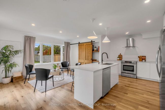 23 Carnation Ave, House other with 5 bedrooms, 3 bathrooms and 4 parking in Etobicoke ON | Image 12