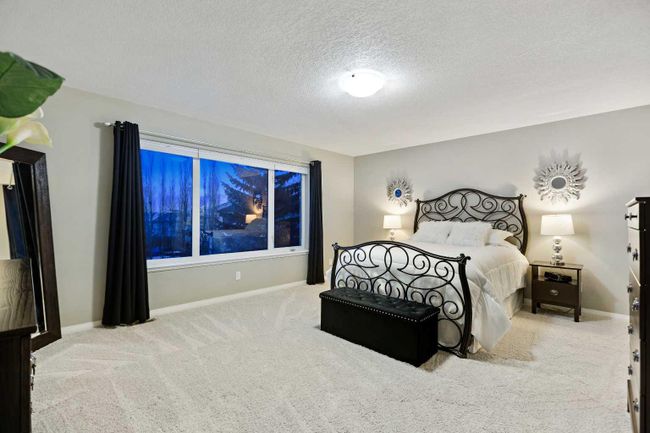 13705 Mount Mckenzie Drive Se, Home with 3 bedrooms, 2 bathrooms and 8 parking in Calgary AB | Image 24
