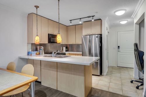 327-22 Richard Place Sw, Calgary, AB, T3E7N6 | Card Image