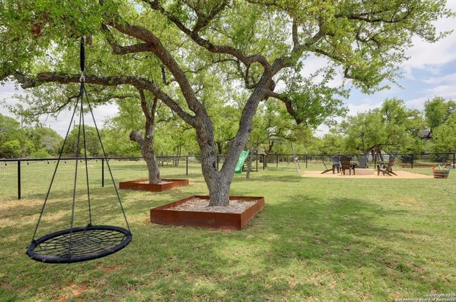 115 S Calvin Barrett, House other with 4 bedrooms, 3 bathrooms and null parking in Blanco TX | Image 23