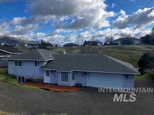 2360 Rolling Hills Dr, Clarkston, WA, 99403-1228 | Card Image