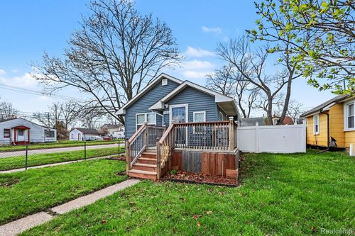 925 Kenilworth Ave, Pontiac, MI, 48340-3109 | Card Image