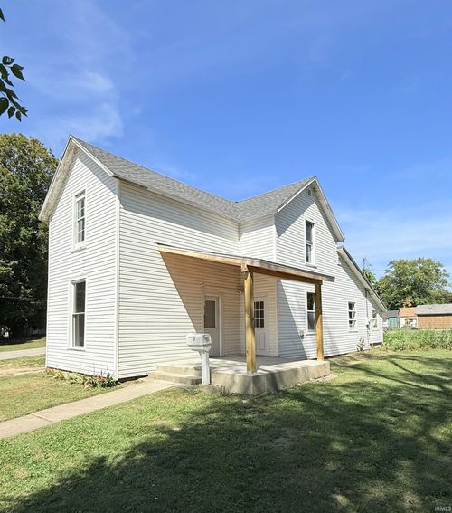 320 W Clay St, Logansport, IN, 46947-4818 | Card Image