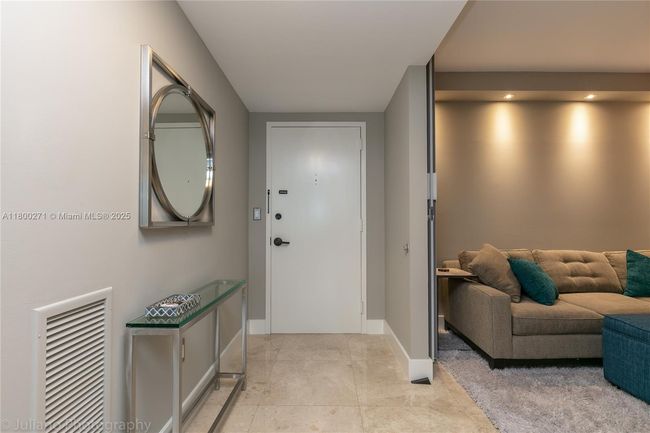 APT-1005 - 17555 Atlantic Blvd, Condo with 2 bedrooms, 2 bathrooms and null parking in Sunny Isles Beach FL | Image 8