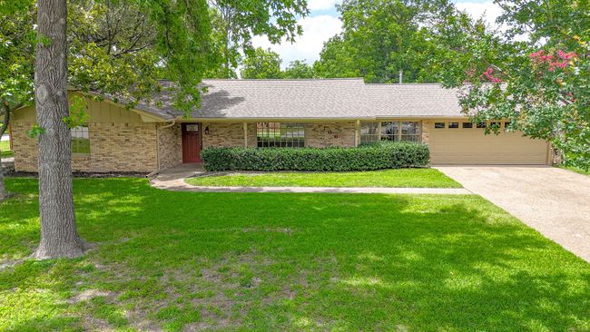 106 W Calhoun St, House other with 3 bedrooms, 2 bathrooms and null parking in Rice TX | Image 4