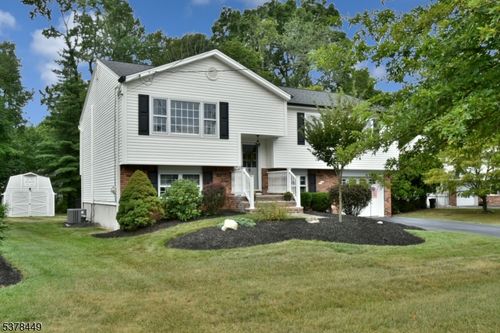 5 Richard Ct, Butler, NJ, 07405-1209 | Card Image