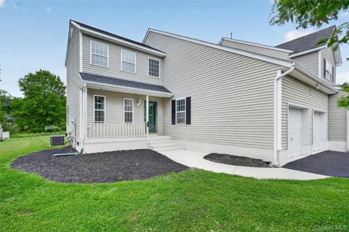 16 Woodfield Dr, Washingtonville, NY, 10992-1142 | Card Image