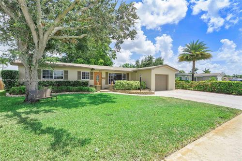 8220 Nw 24th Ct, Pembroke Pines, FL, 33024-3508 | Card Image