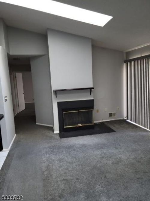 27 Townsend Ct, Franklin Park, NJ, 08823-1517 | Card Image