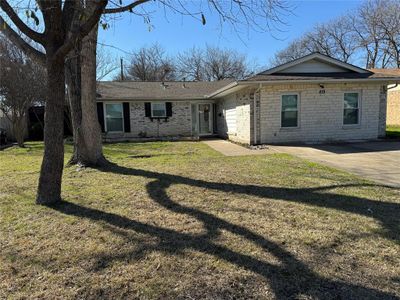 419 Teakwood Street, House other with 5 bedrooms, 3 bathrooms and null parking in Mesquite TX | Image 2