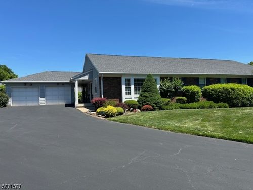 8 Lynn Ct, Florham Park, NJ, 07932-2843 | Card Image