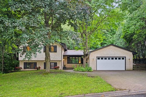 801 Valley Dr Se, Saint Michael, MN, 55376-9781 | Card Image