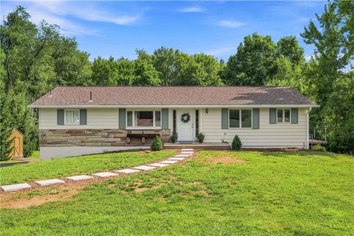 6105 Crestmont Dr, Butler, PA, 16002-0401 | Card Image