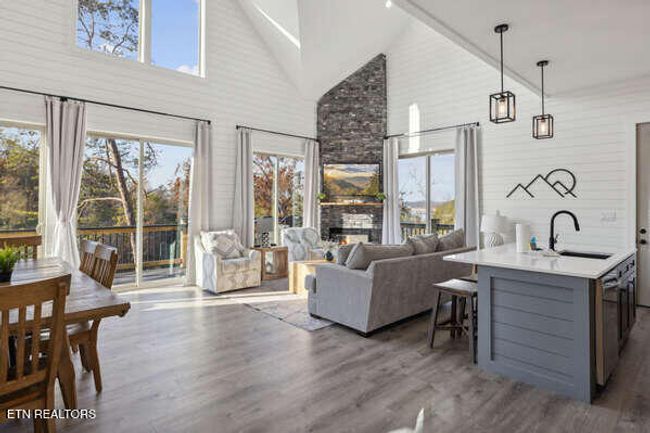 240 Jolene Way, House other with 3 bedrooms, 4 bathrooms and null parking in Sevierville TN | Image 19