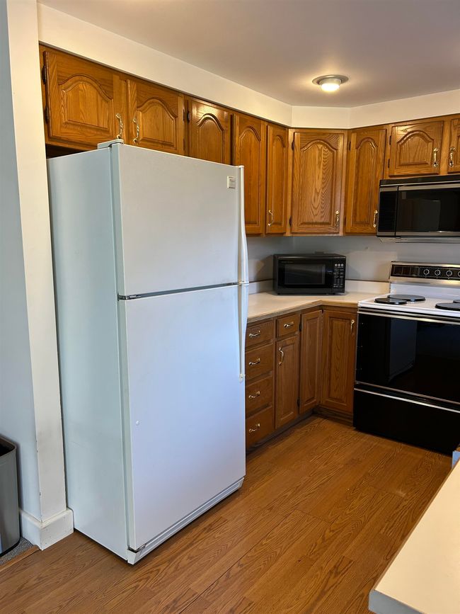 19 Fieldstone Way, Condo with 2 bedrooms, 2 bathrooms and null parking in White River Junction VT | Image 7