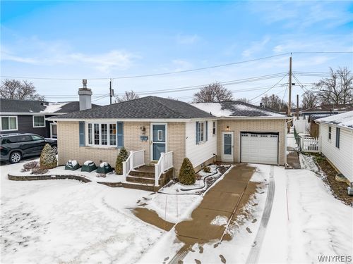 17 Oakwood Dr, Cheektowaga, NY, 14227-3219 | Card Image